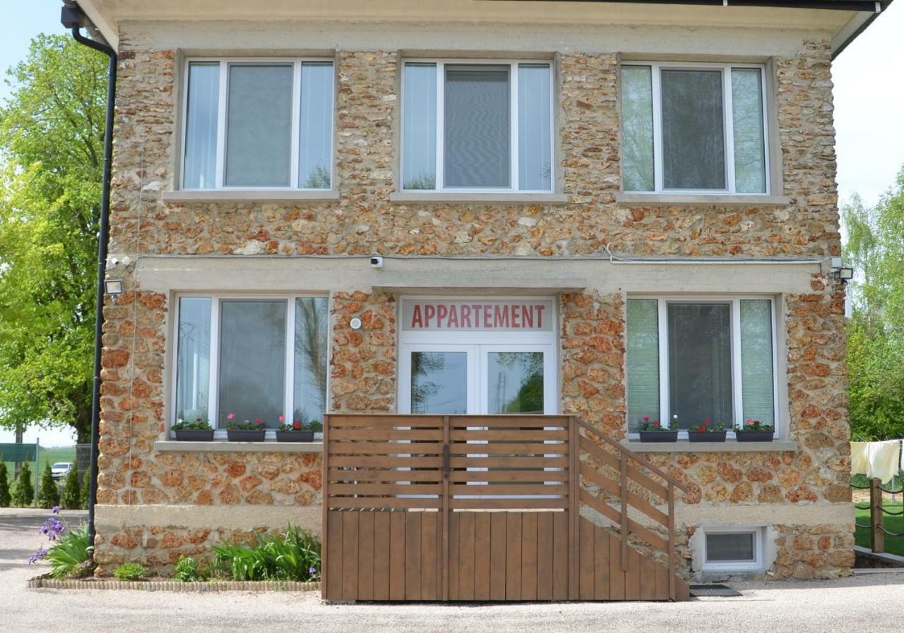 Country House Reem Pommeuse Bagian luar foto